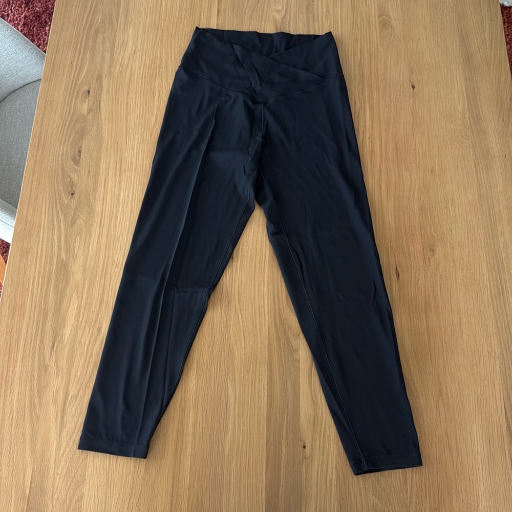Offline by Aerie Real Me high waisted crossover leggings black size L